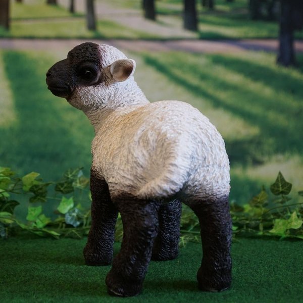 Tierfigur Lamm 35 cm hoch stehend schwarz/weiß handbemalt