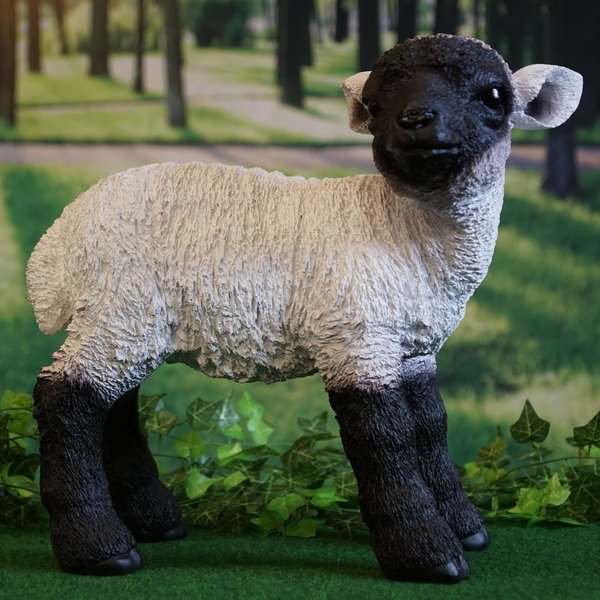 Tierfigur Lamm 42 cm hoch stehend schwarz/weiß  handbemalt