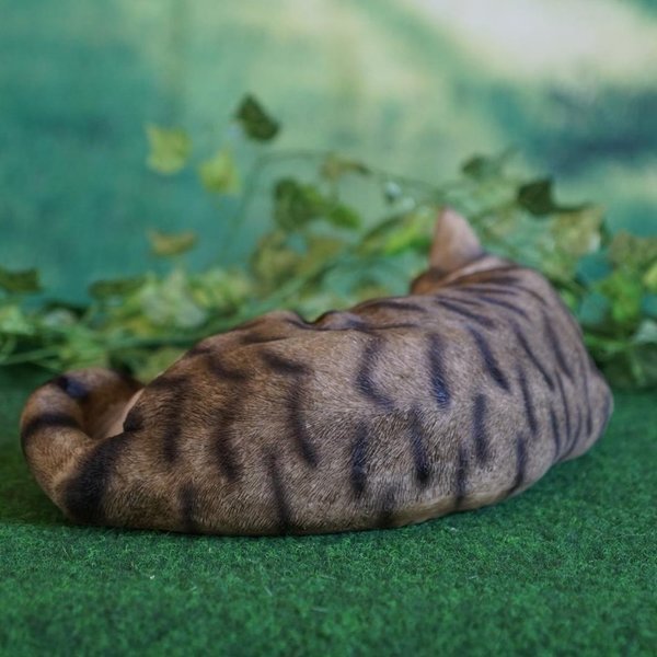 Tierfigur Katze Krümel schlafend