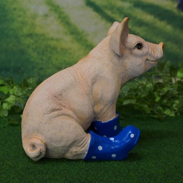 Tierfigur Schwein mit Gummistiefeln blau 30 cm