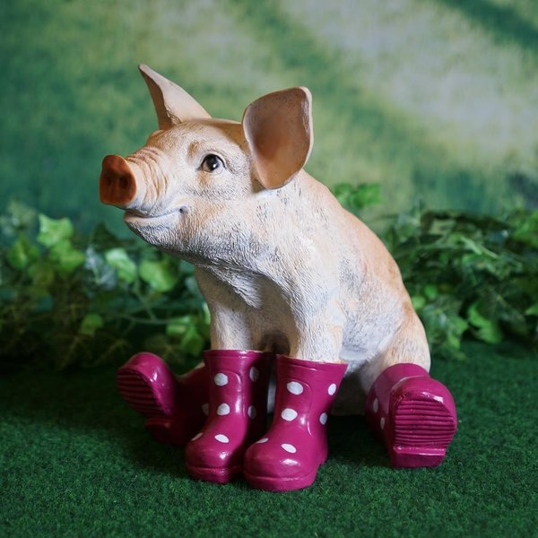 Tierfigur Schwein mit Gummistiefeln brombeer 30 cm