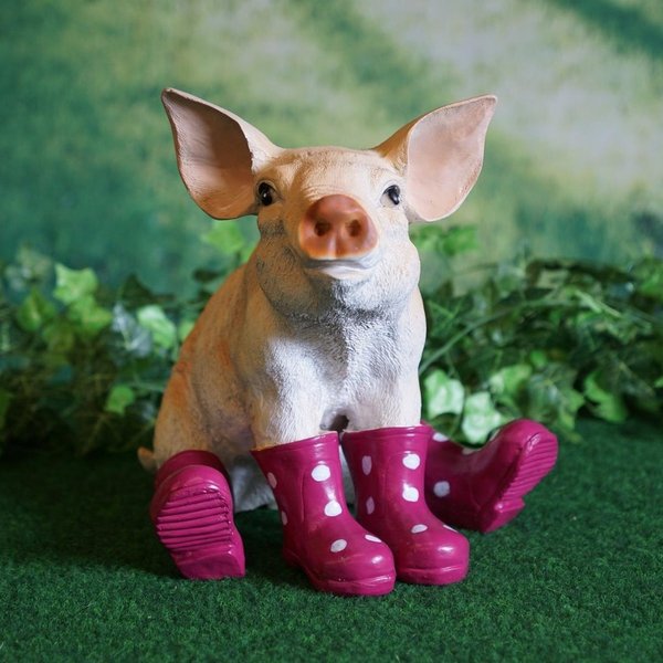 Tierfigur Schwein mit Gummistiefeln brombeer 30 cm